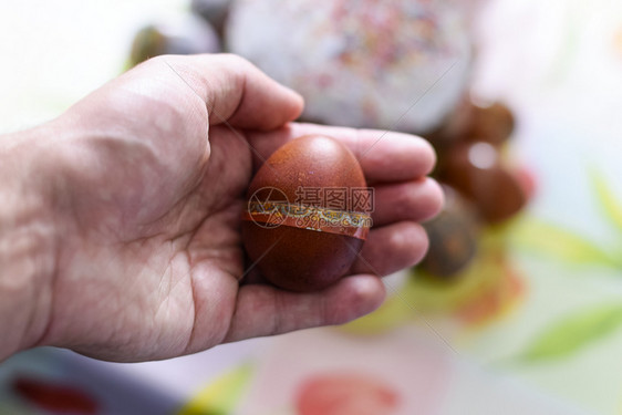 红棕榈色的复活节蛋属于复活节的蛋图片
