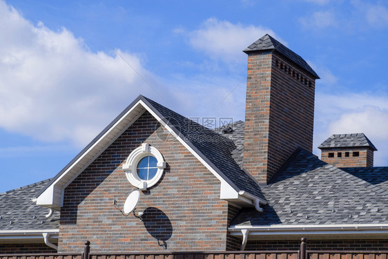 沥青瓦砖房屋顶上的装饰沥青瓦沥青瓦砖房屋顶上的装饰沥青瓦图片
