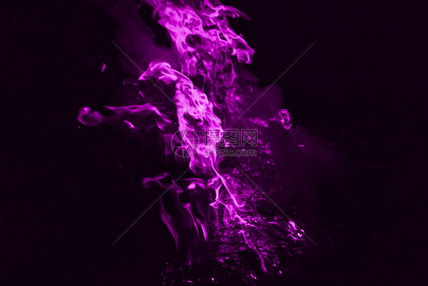 紫罗兰火焰夜里烧稻草