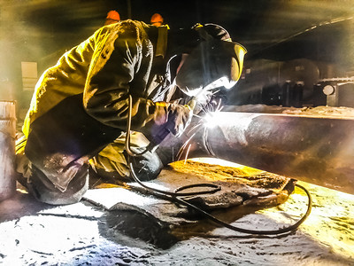 工作安全铁建筑的焊接和研磨工业周日焊接和工管道的和安装工业周日焊接和图片