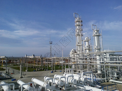 石油工厂的设备图片
