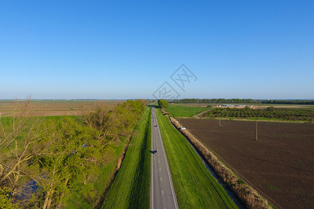 公路线从上面看农村地区一条两道公路从上面看农村地区一条两道公路从上面看农村地区一条图片