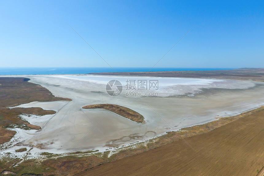 亚速海沿岸的盐湖前河口从上面看干涸的湖泊鸟瞰盐湖亚速海沿岸的盐湖前河口从上面看干涸的湖泊鸟瞰盐湖图片