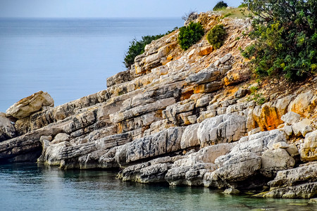 地中海沿岸石灰和白大理的沉积岩和白大理石的沉积岩和地中海沿岸的石灰和白大理的沉积岩图片