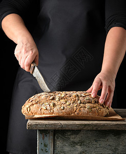 黑底南瓜种子麦面包图片