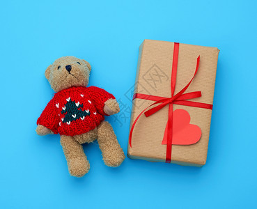 棕色礼物盒和小泰迪熊图片