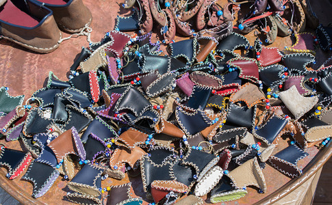 一套传统手制也门鞋图片