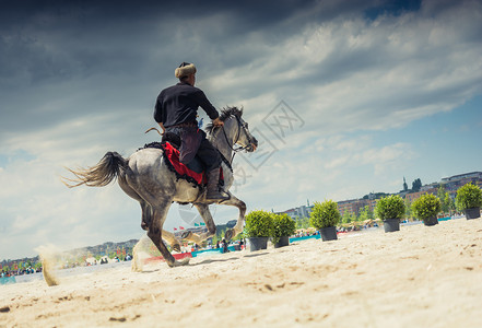 战争 士兵土耳其男子和骑马人族裔服装实例背景