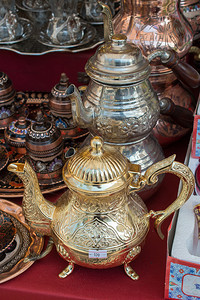 土耳其茶壶以传统风格制成图片