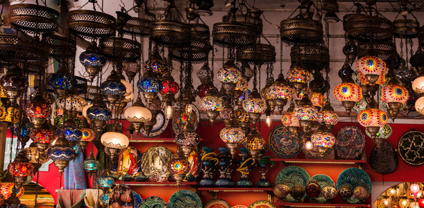 来自伊斯坦布尔大集市的MosaicOtoman灯图片