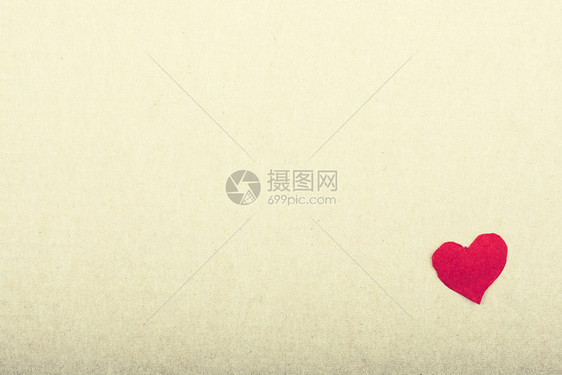 爱的概念与红心造纸相视图片
