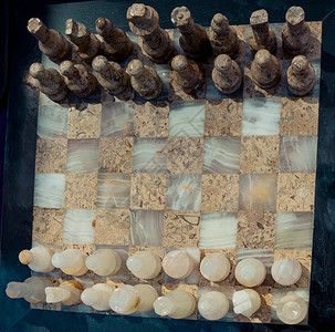 上面有大理石象棋的板图片