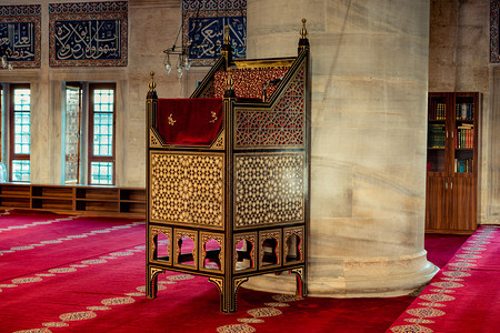 清真寺内奥斯曼时代的布道帐篷图片