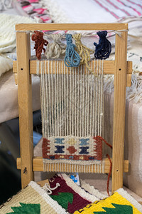 以织物为目的在上制作传统类型地毯图片