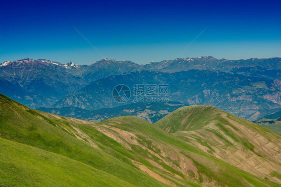 土耳其阿尔特文高地山丘的景象图片