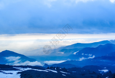 洛杉矶的雪山景观图片