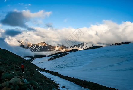 雪山景观山上有雪山地景观雪山景观山上有雪洛杉矶山图片