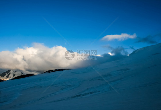 雪山景观山上有雪山地景观雪山景观山上有雪洛杉矶山图片