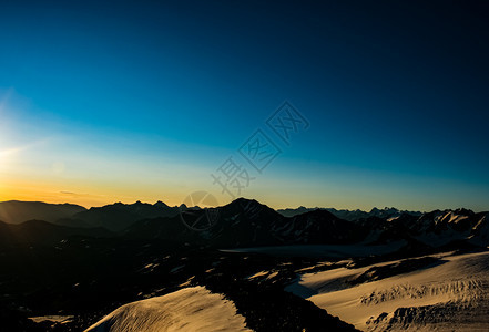 雪山景观山上有雪山地景观雪山景观山上有雪洛杉矶山图片