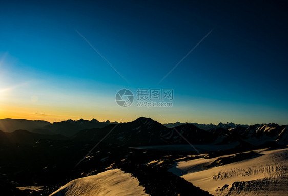 雪山景观山上有雪山地景观雪山景观山上有雪洛杉矶山图片