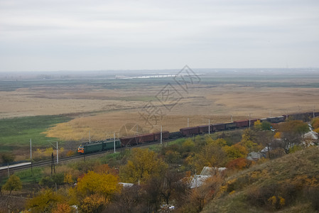 移动火车的铁路铁路基础设施移动火车的铁路铁路基础设施图片