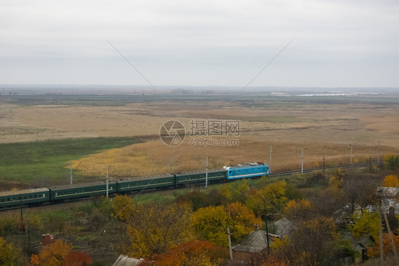 移动火车的铁路铁路基础设施移动火车的铁路铁路基础设施图片