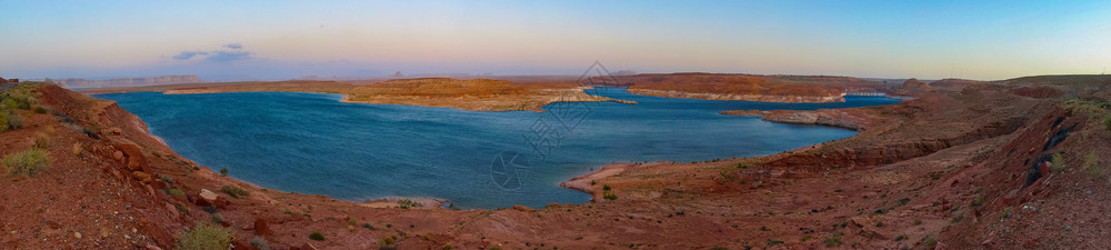 鲍威尔湖以科罗拉多河为基地对峡谷景色很好犹他州鲍威尔湖上美丽的峡谷和孤寂岩石鲍威尔湖上美丽的峡谷和孤寂岩石鲍威尔湖上美丽的峡谷和图片