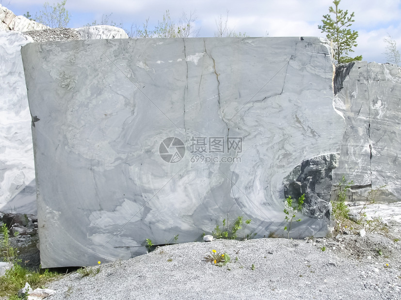 Marble采石为工业需要而开采大理石图片