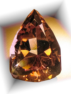 加冕宝石红宝石加工中的宝石加冕宝石红宝石图片
