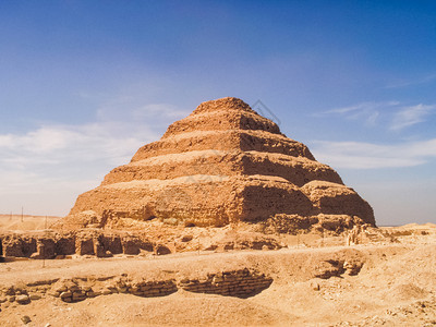 埃及的吸引力金字塔骆驼和废墟埃及的大金字塔旅行的照片骆驼和废墟图片