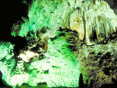埃及石膏洞穴有和stalagmite图片