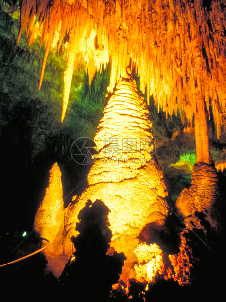 埃及石膏洞穴有和stalagmite图片