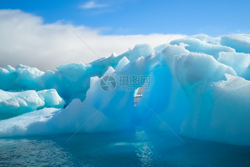 海洋中的南极冰山南极景观海洋中的南极冰山南极景观海洋中的南极冰山图片