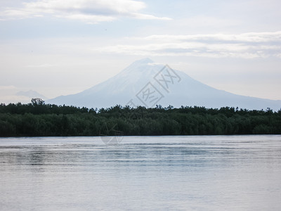 堪察卡的自然质堪察卡半岛的景观和光辉象堪察卡的观山脉和堪察卡火图片