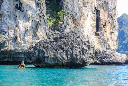 泰国普吉岛海边的岩石泰国海边的岩石图片