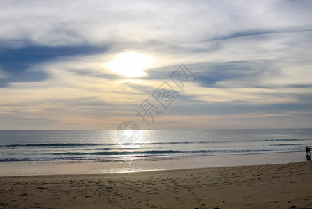 海上阳光灿烂的日落海的地平线海上阳光灿烂的日落海的地平线图片