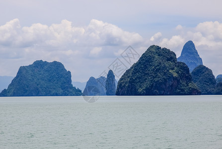 泰国普吉岛海边的岩石泰国海边的岩石图片