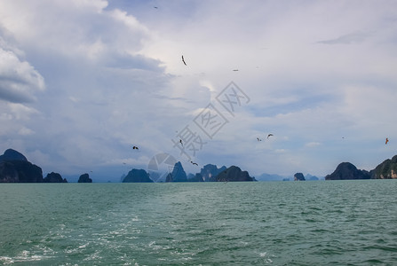 泰国普吉岛海边的岩石泰国海边的岩石图片
