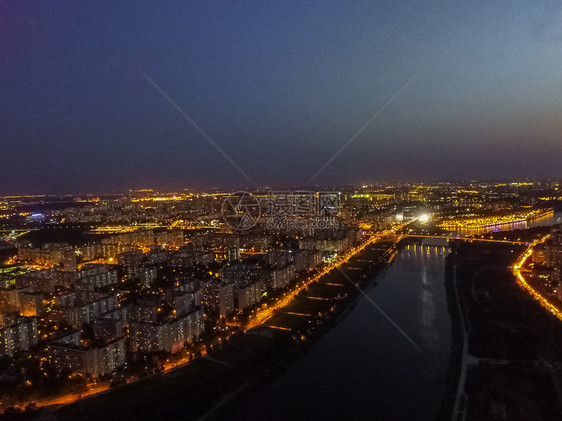 莫斯科市的顶端景色莫斯科之夜市的灯光图片