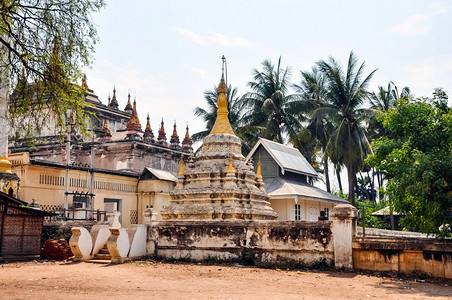 2015年8月3日缅甸千座塔谷古代宗教城市帕甘配有塔和神庙缅甸千座塔谷图片