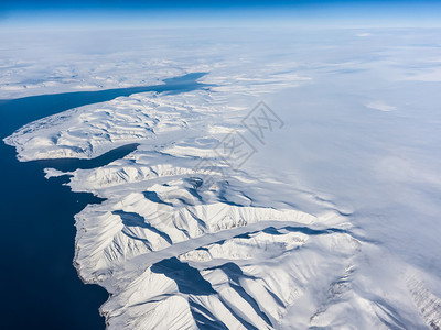 从飞机上看一望无际的北极图片