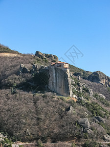 希腊岩石上的中特罗拉修道院古代建筑图片