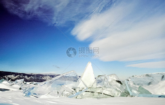 贝加尔岛的冬天湖面冰雪冬天贝加尔岛自然的美丽白加尔岛的冬天湖面冰雪图片