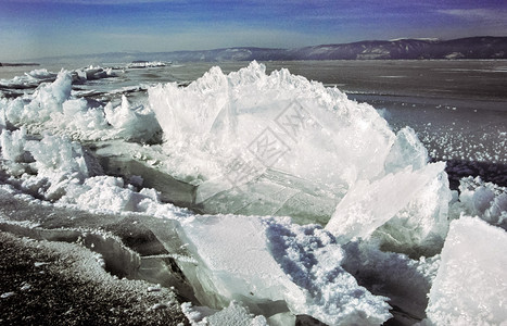 贝加尔湖淡水冰块冻贝加尔湖冬季面冰雪贝加尔湖大自然的美丽贝加尔湖淡水冰块冻图片