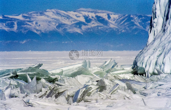 贝加尔湖淡水冰块冻贝加尔湖冬季面冰雪贝加尔湖大自然的美丽贝加尔湖淡水冰块冻图片