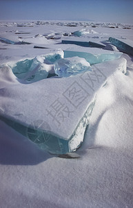 贝加尔湖淡水冰块冻贝加尔湖冬季面冰雪贝加尔湖大自然的美丽贝加尔湖淡水冰块冻图片