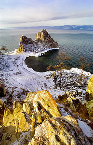 贝加尔岛的冬天湖面冰雪冬天贝加尔岛自然的美丽白加尔岛的冬天湖面冰雪图片