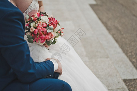 新娘手中的一束鲜花新娘927手上的一束花图片