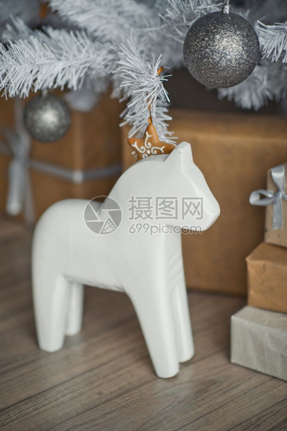 圣诞玩具以马为形式白色玩具马8126图片