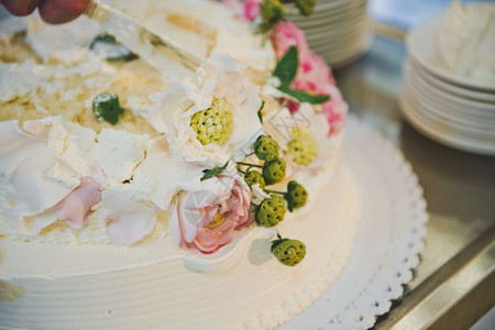 新娘和郎切蛋糕分享408年的蛋糕图片